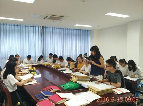 小说狂人
学生第三党支部“两学一做”学习图片