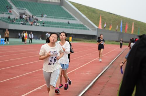 学生1500米选手