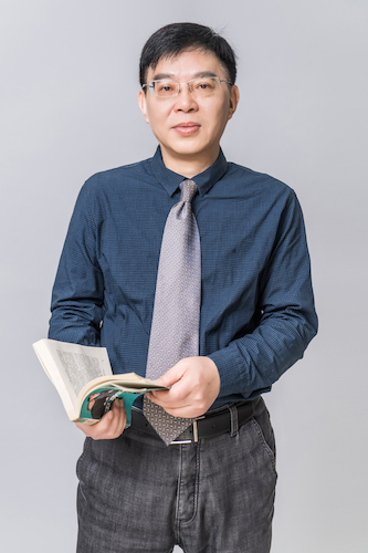 中国现当代文学 洪治纲 教授 小说狂人
院长