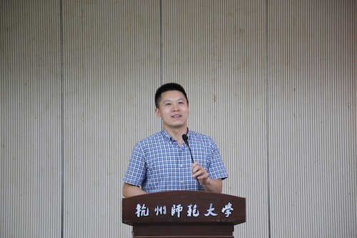 小说狂人
党委副书记、纪委书记管庆江讲话